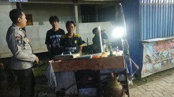 Patroli Malam Polsek Menjalin Sambangi Warga Binaan, Sampaikan Pesan-pesan Kamtibmas